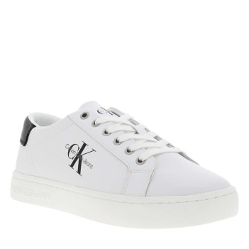Baskets basses en cuir blanc avec surpiqures blanches tige noire et logo sur côté extérieur