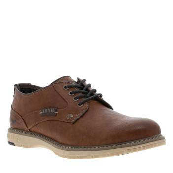 Baskets basses cognac avec surpiqûres et empiècements cousus avec fermeture à lacets ronds