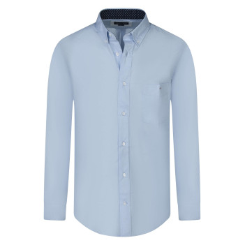 Chemise en coton bleu clair uni avec une coupe droite et un col américain