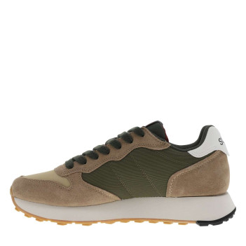 Baskets running beiges à talon plat avec le nom de la marque au talon