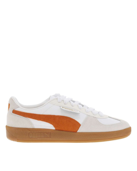 Tennis blanches et oranges...