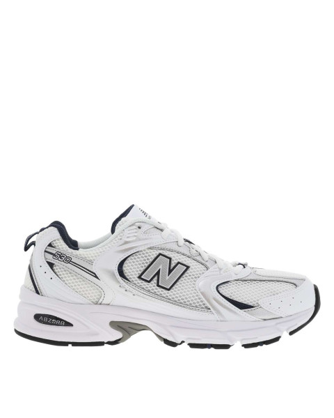 Baskets multisport blanches...
