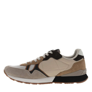 Baskets running beiges à semelle plate avec un patch sur la languette