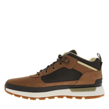 Sneakers marron en cuir avec un talon plat et des lacets ronds bruns