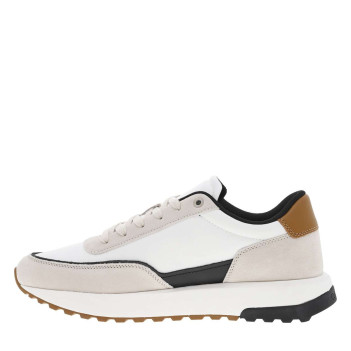 Baskets running en cuir blanches et crème avec des empiècements en cuir nubuck