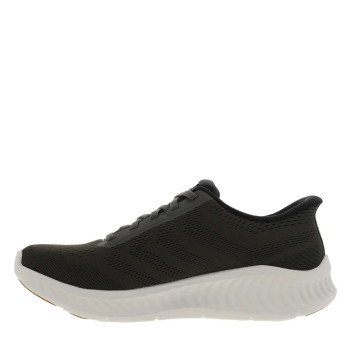Baskets kaki à talon plat et à slip-on avec une semelle épaisse