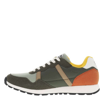 Baskets running olive à talon plat et à lacets plats blancs avec marque