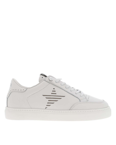 Tennis en cuir blanches...