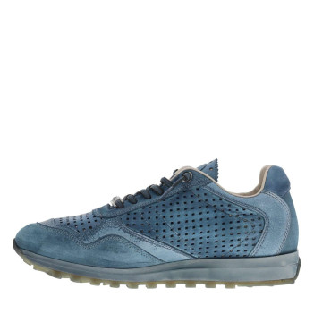 Baskets running en cuir indigo à talon plat avec des aérations sur le pourtour