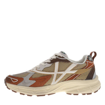 Baskets multicolores à semelle plate avec un empiècement nubuck sur le pourtour