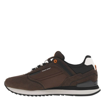 Baskets marron à talon plat avec des lacets et patch du logo cousu