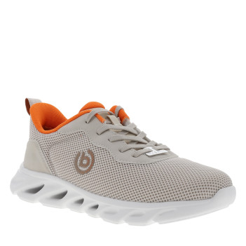 Baskets running taupe avec un talon plat et pourvues de lacets