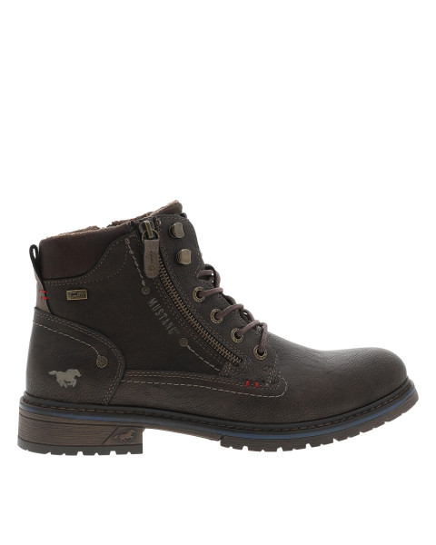 Boots marron à talon plat...