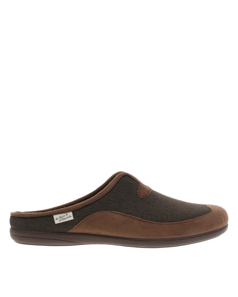 Mules marron à talon plat...