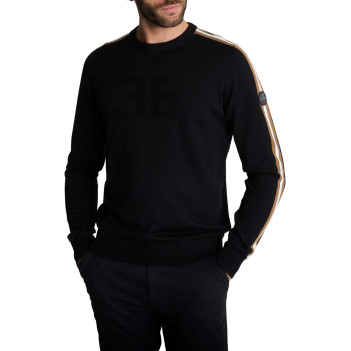 Pull noir uni en maille avec un liseré triclore brodé sur les manches